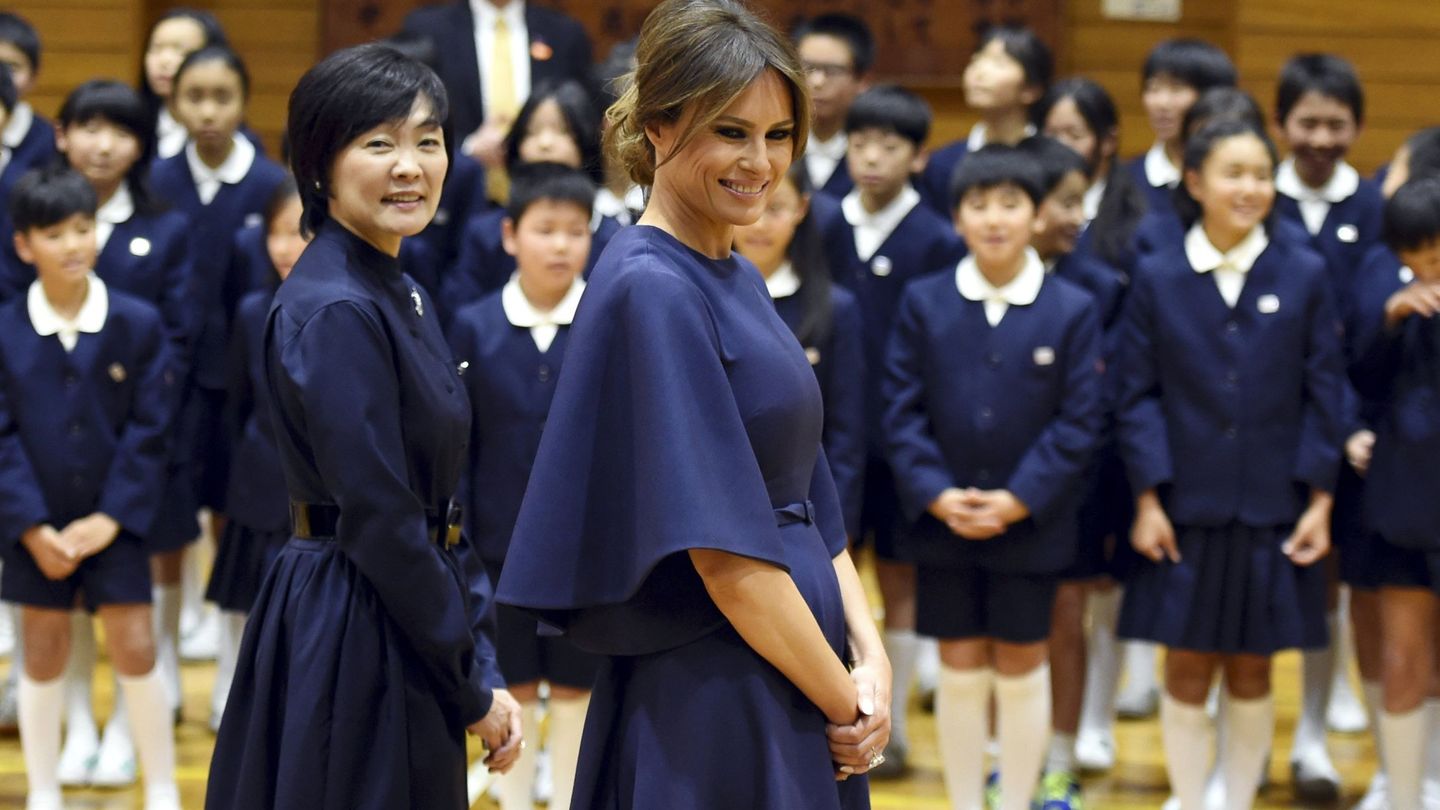 Melania Trump en Tokio con el vestido en noviembre de 2017. (EFE)