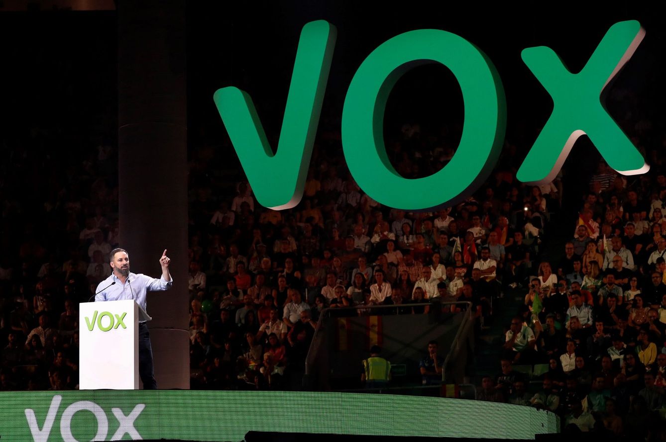 El líder de Vox, Santiago Abascal, en el Palacio de Vistalegre. (EFE)