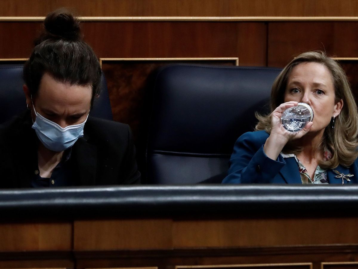 Foto: El candidato de UP en Madrid, Pablo Iglesias, y la ministra de Economía, Nadia Calviño. (EFE) 