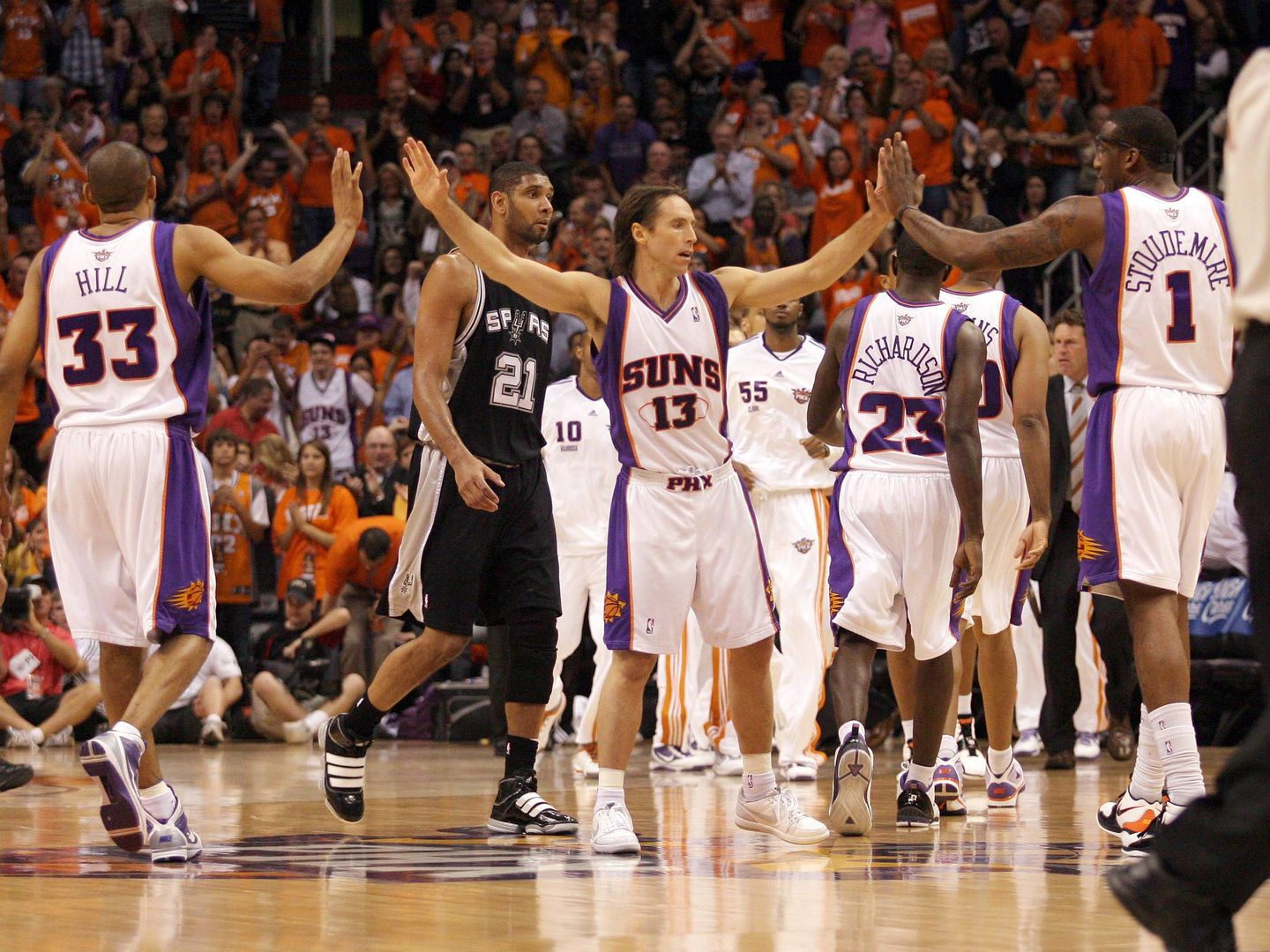 Los Spurs fueron la bestia negra de los mejores Suns (EFE)