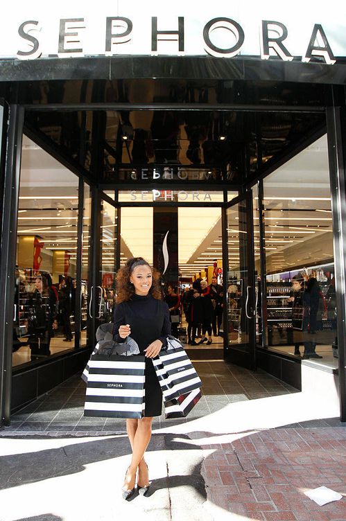 La actriz Serayah en una tienda de Sephora en San Francisco, Estados Unidos. (Getty Images)