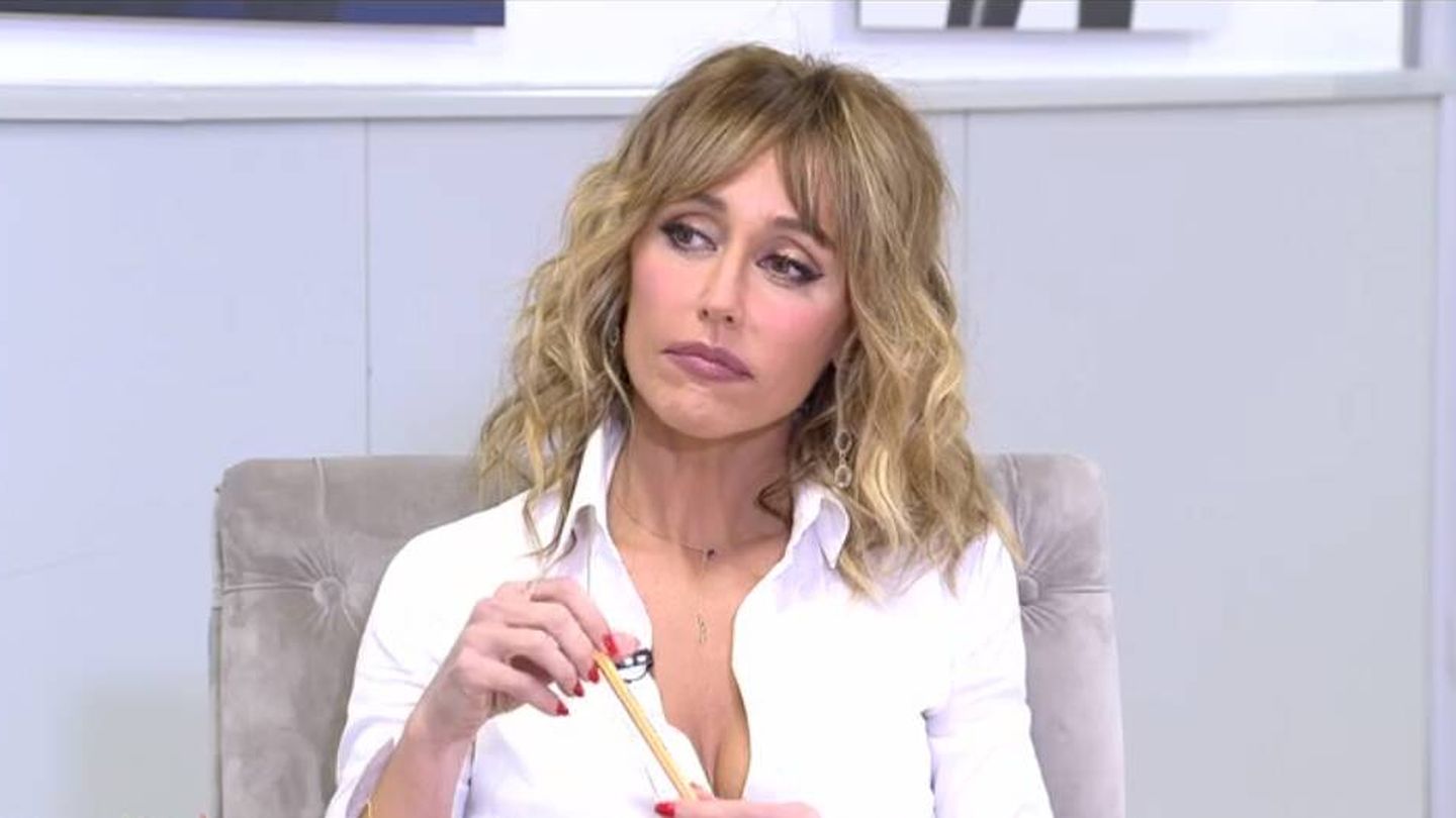 La presentadora de 'Fiesta', Emma García. (Mediaset)