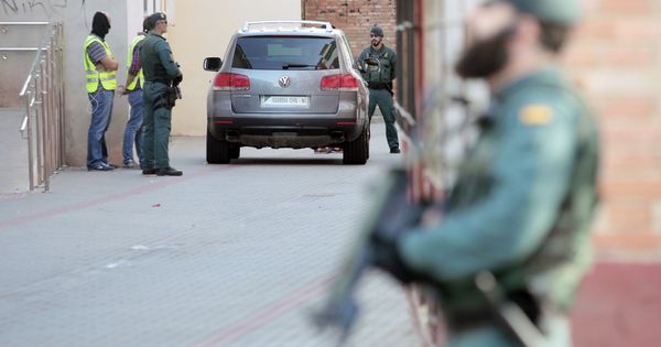 Foto: La Guardia Civil detiene a un hombre por los atentados de Barcelona. (EFE)