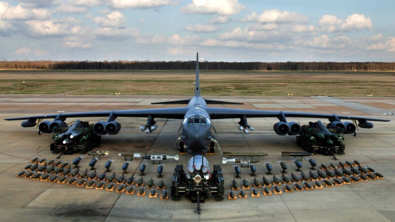 Foto de 2.200 millones que harán temblar a Putin: lleganlas bombas planeadoras