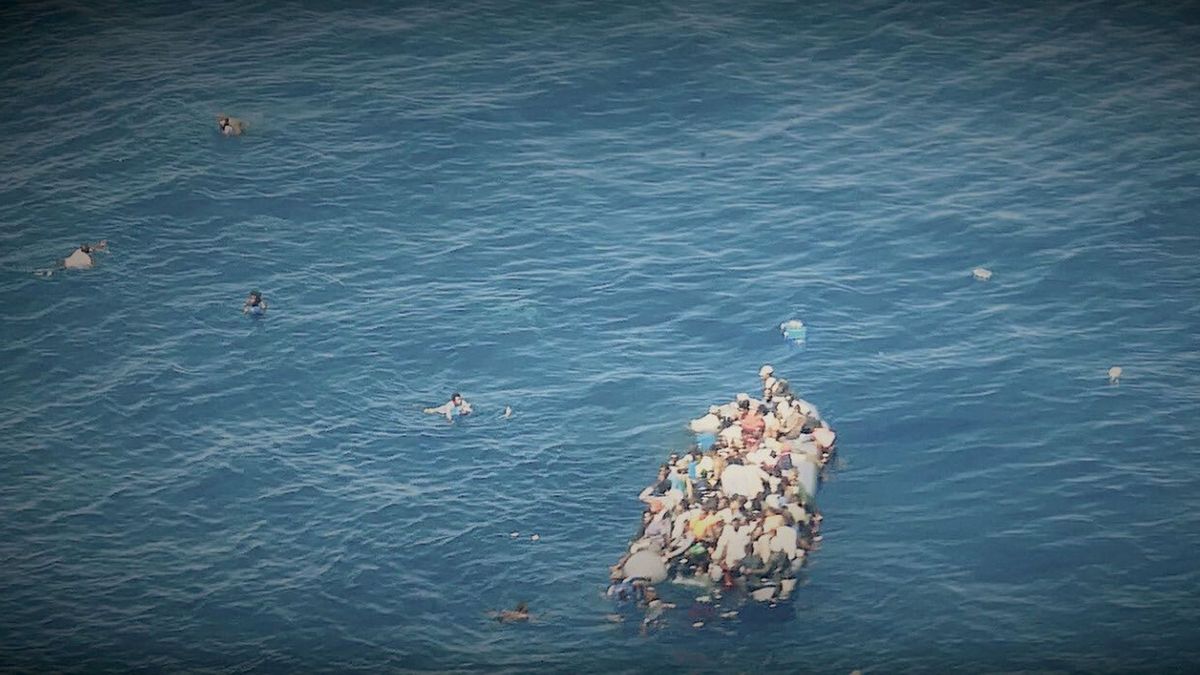 Mueren 43 personas, entre ellas 3 bebés, en el naufragio de una patera frente a Marruecos