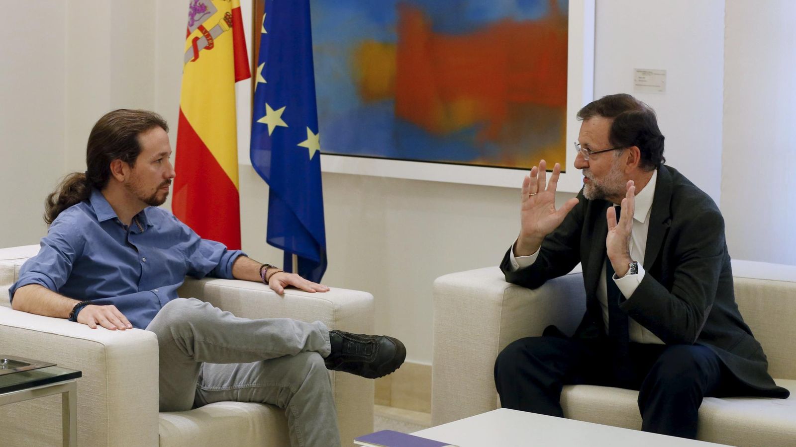 Foto: El presidente, Mariano Rajoy, recibe a Pablo Iglesias en La Moncloa para tratar la cuestión catalana. (Reuters)