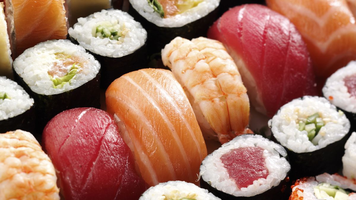 Lo estamos haciendo fatal: cómo se debe comer correctamente el sushi