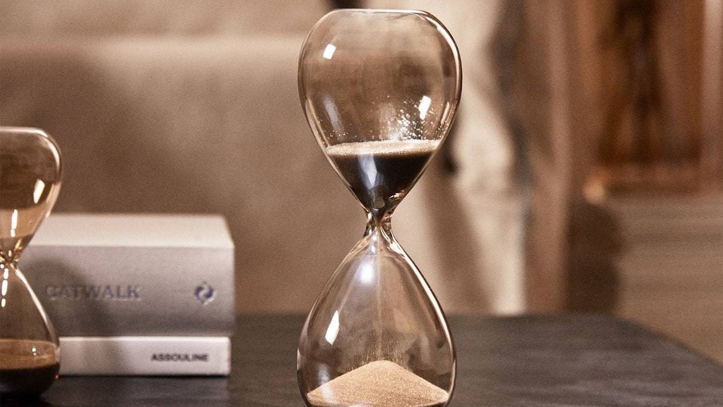 Reloj de arena de Zara Home. (Cortesía)