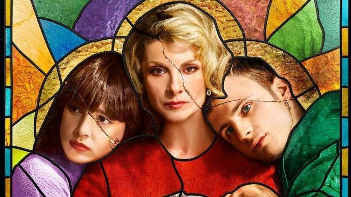 Crítica 'Sagrada familia' (Netflix): la adictiva y siniestra historia que desarma la maternidad