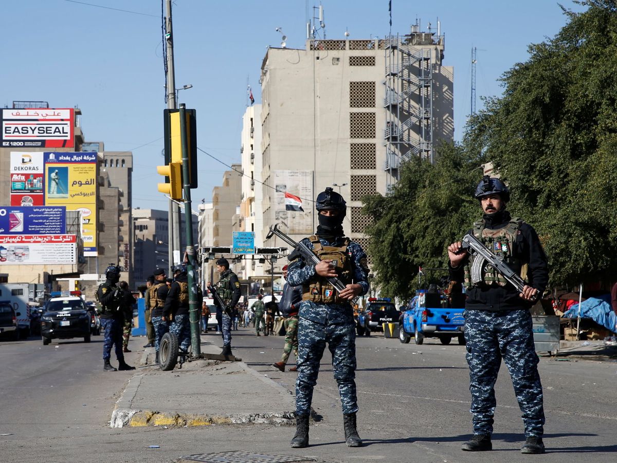 Foto: Agentes de seguridad en la zona del doble atentado suicida. (Reuters)