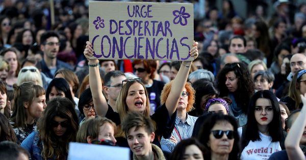 Foto: Manifestación feminista en las calles de Madrid. (EFE)