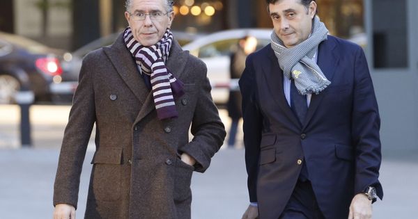 Foto: Francisco Granados junto a su abogado. (EFE)