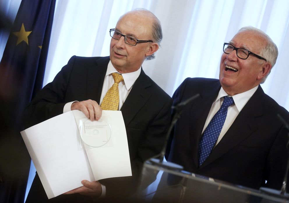 Foto: Cristóbal Montoro y Manuel Lagares, durante la reunión de esta semana (Reuters)