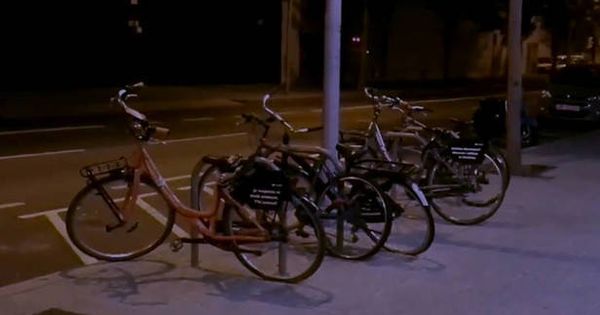 Foto: Las bicicletas que los cachorros de la CUP sortean. (Twitter @arran_jovent)