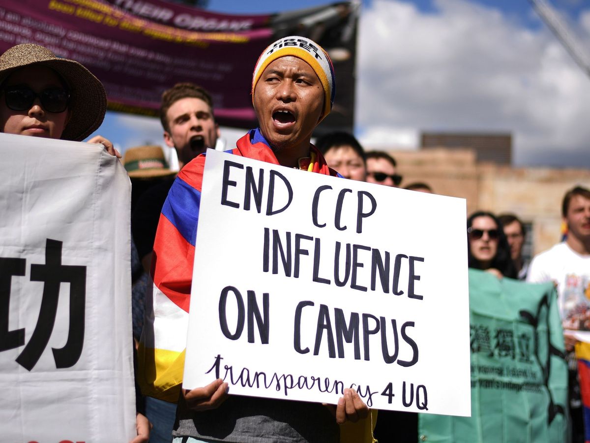Foto: Protesta contra el financiamiento chino de universidades australianas. (Reuters)
