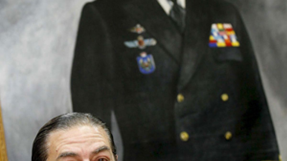 Vicente Boluda: "Zapatero es Alicia en el País de las Maravillas"