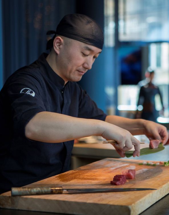Chef japonés prepara atún rojo. (G. Balfegó)