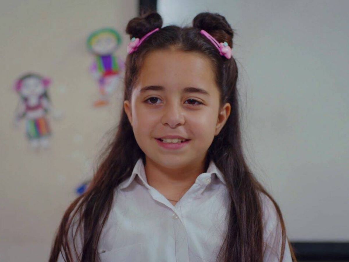 Foto: La pequeña Beren Gökyıldız da vida a Öykü en 'Mi hija'. (Atresmedia)