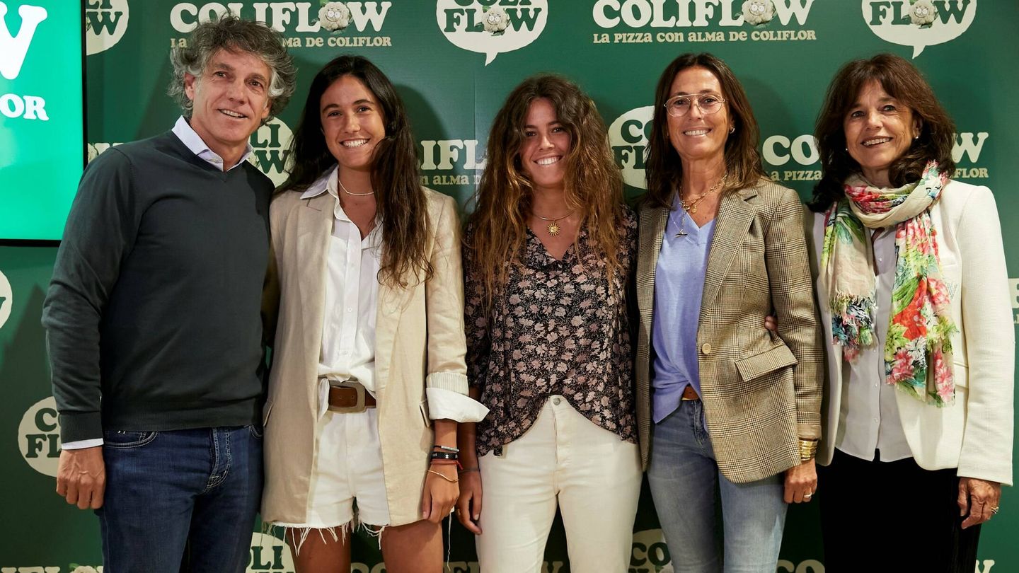 Javier Sánchez Vicario, sus hijas Alba y Julia, su mujer, Isabel, y su hermana Marisa. (Cortesía)