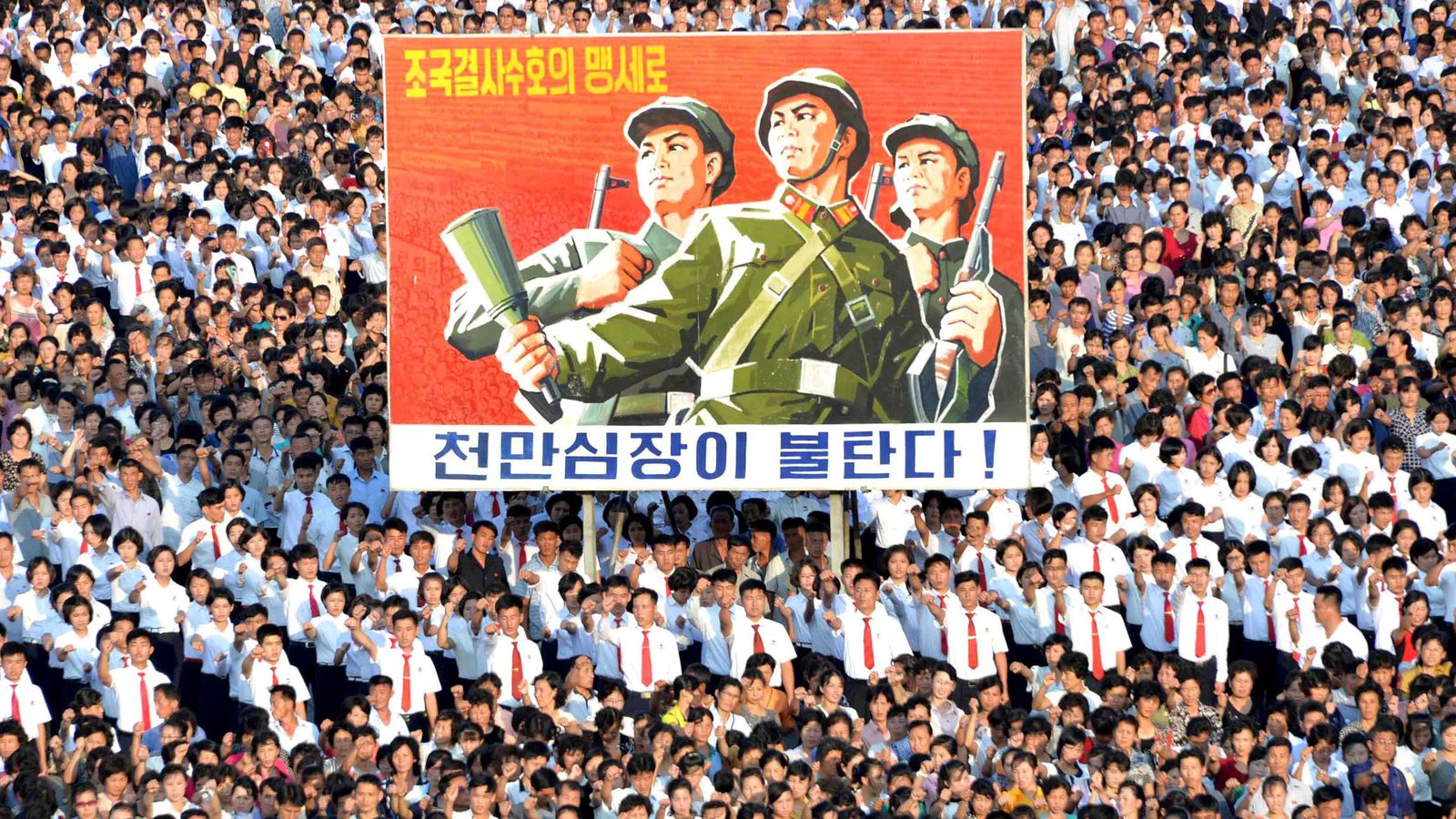 Foto: Desfile en Pyongyang en apoyo del plan de misiles contra Guam, el 9 de agosto de 2017. (Reuters)
