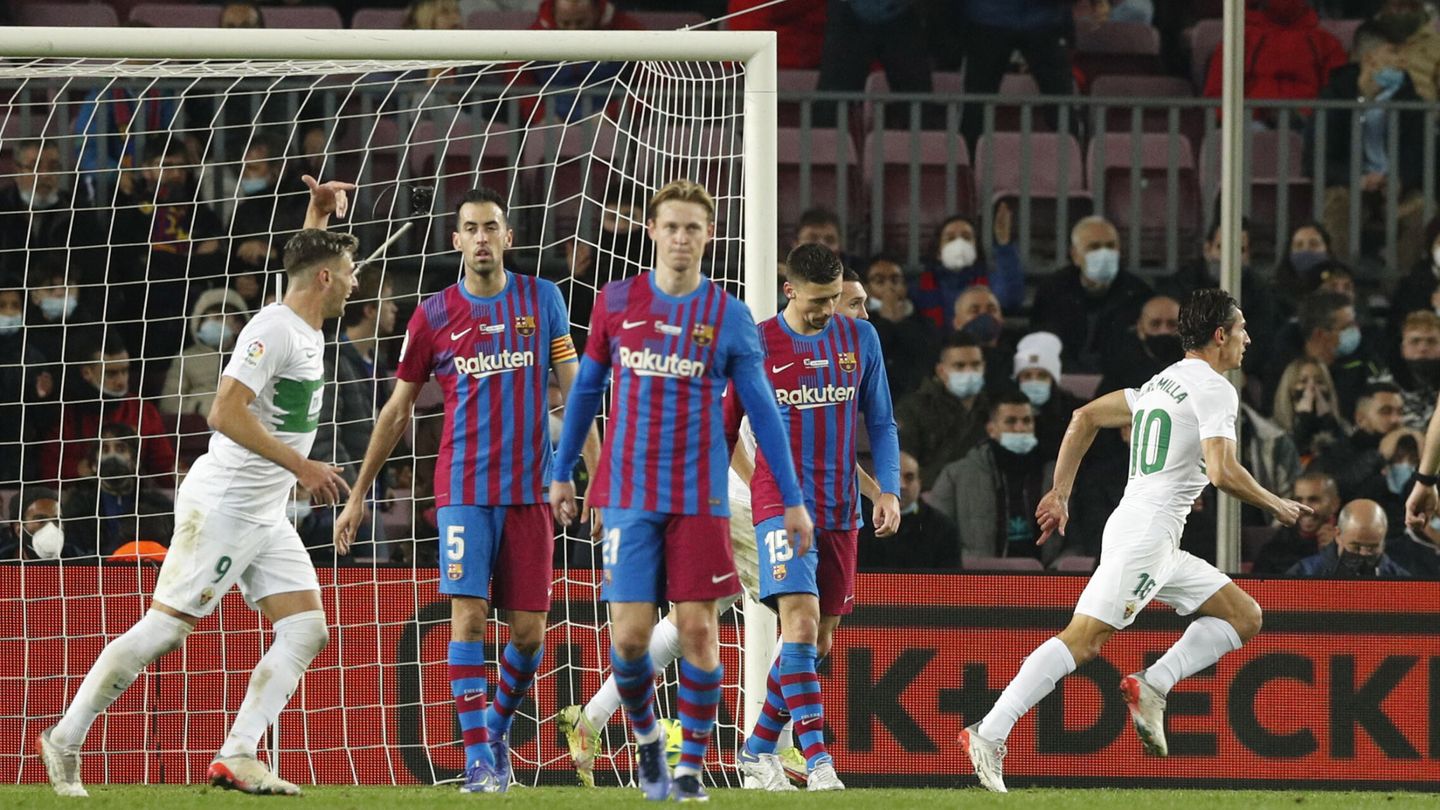 El Elche rescata un punto del Camp Nou. (Reuters/Albert Gea)