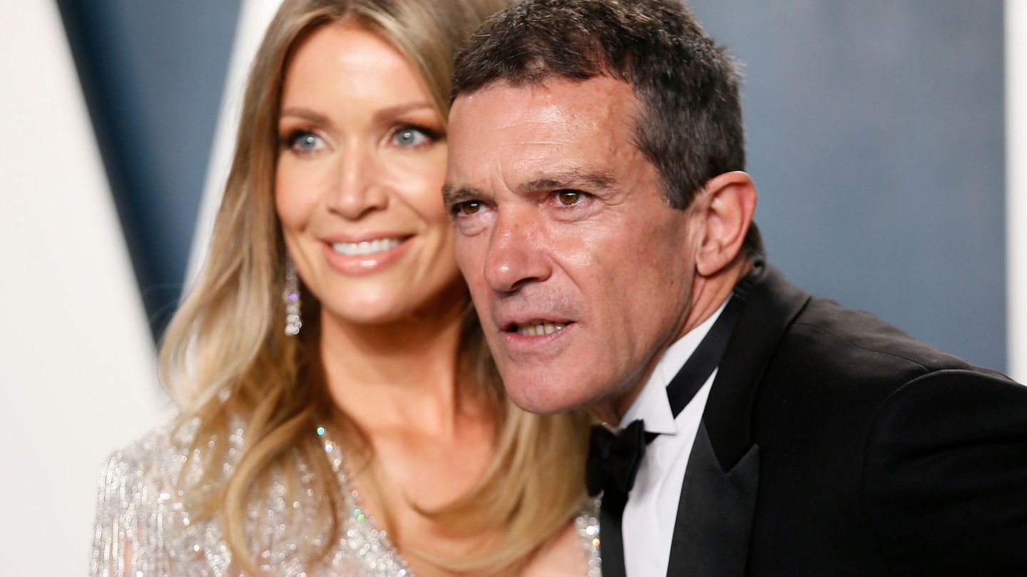 Nicole Kimpel and Antonio Banderas attend the Vanity Fair Oscar party in Beverly Hills during the 92nd Academy Awards, in Los Angeles, California, U.S., February 9, 2020.    REUTERS Danny Moloshok