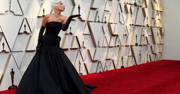 Foto: Una espectacular Lady Gaga en la red carpet de los Premios Oscar. (Reuters)