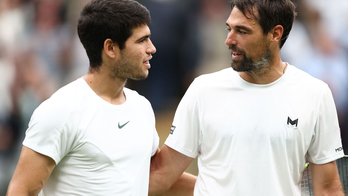 El gesto de Alcaraz con Chardy tras pasar por encima de su rival en Wimbledon