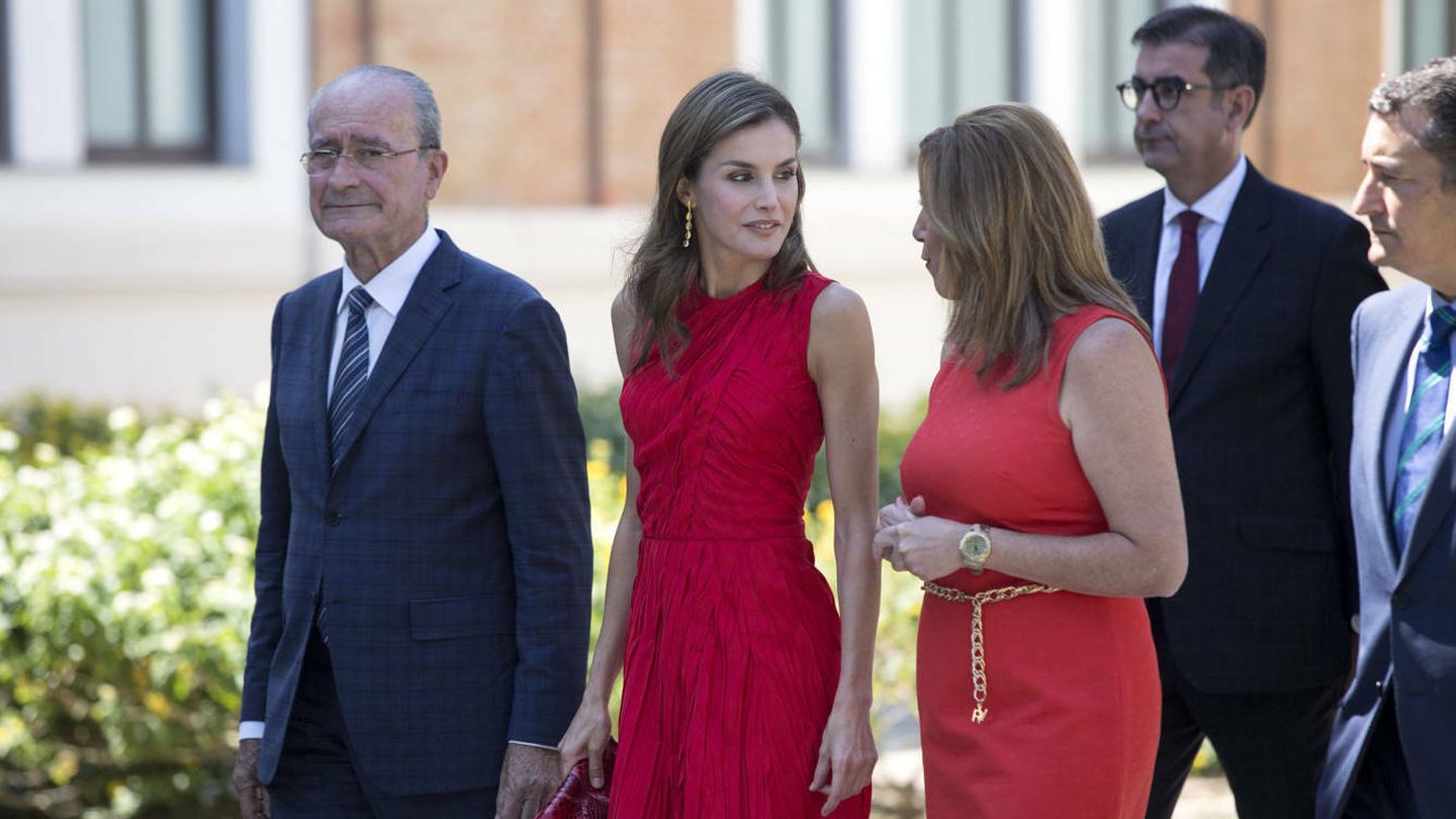 Susana Díaz, junto a la reina Letizia y el alcalde de Málaga, Francisco de la Torre, este lunes, en la reunión anual de directores del Instituto Cervantes. (EFE)