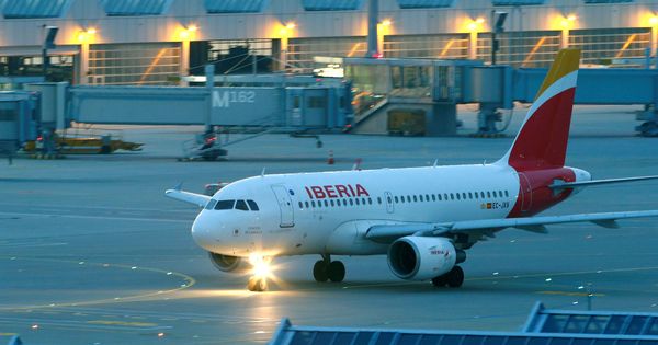 Foto: Un avión de Iberia en el aeropuerto internacional de Múnich, Alemania. (Reuters)