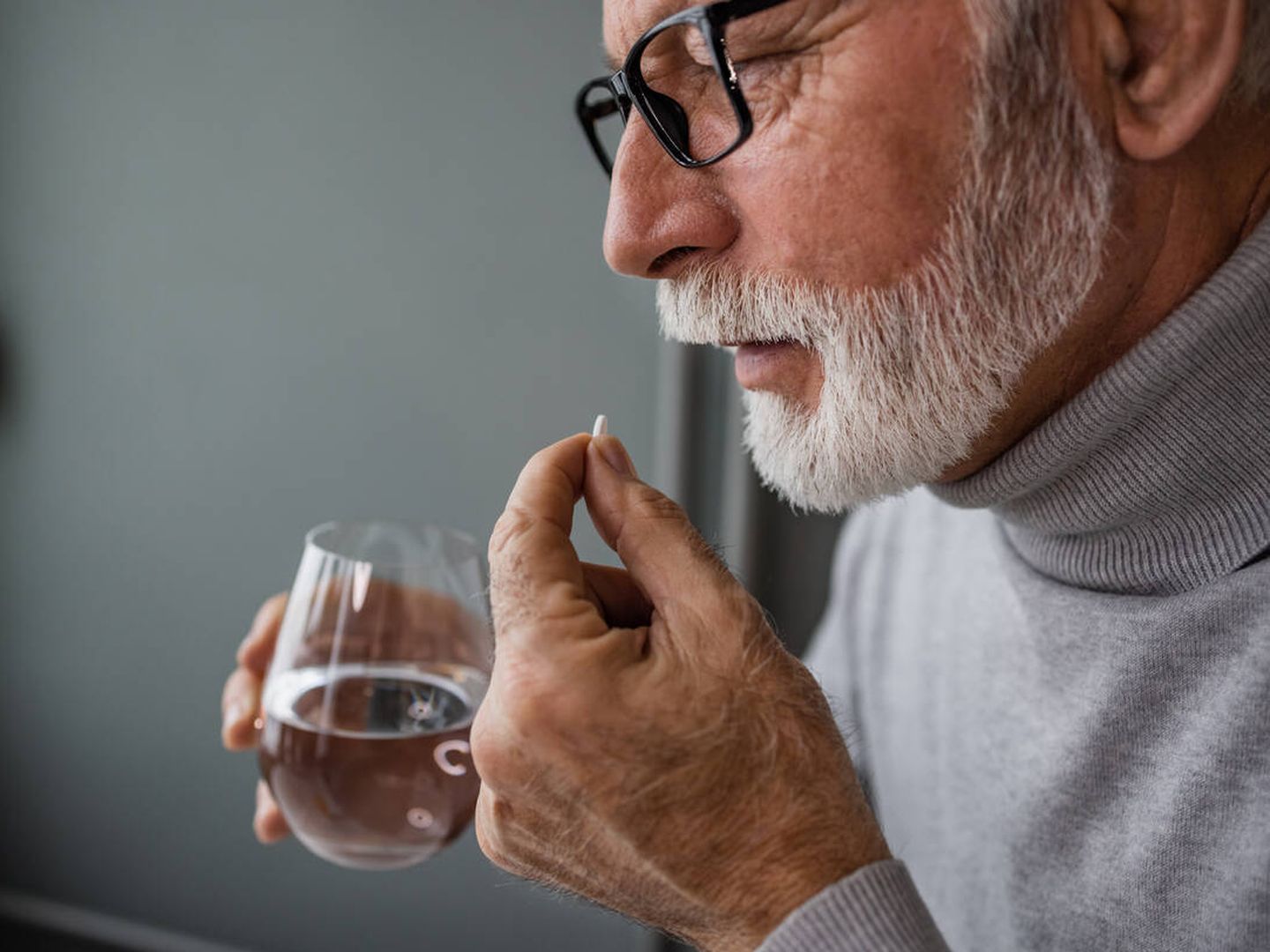 La ciencia insiste en el riesgo de que los mayores de 60 años tomen aspirina. (iStock)