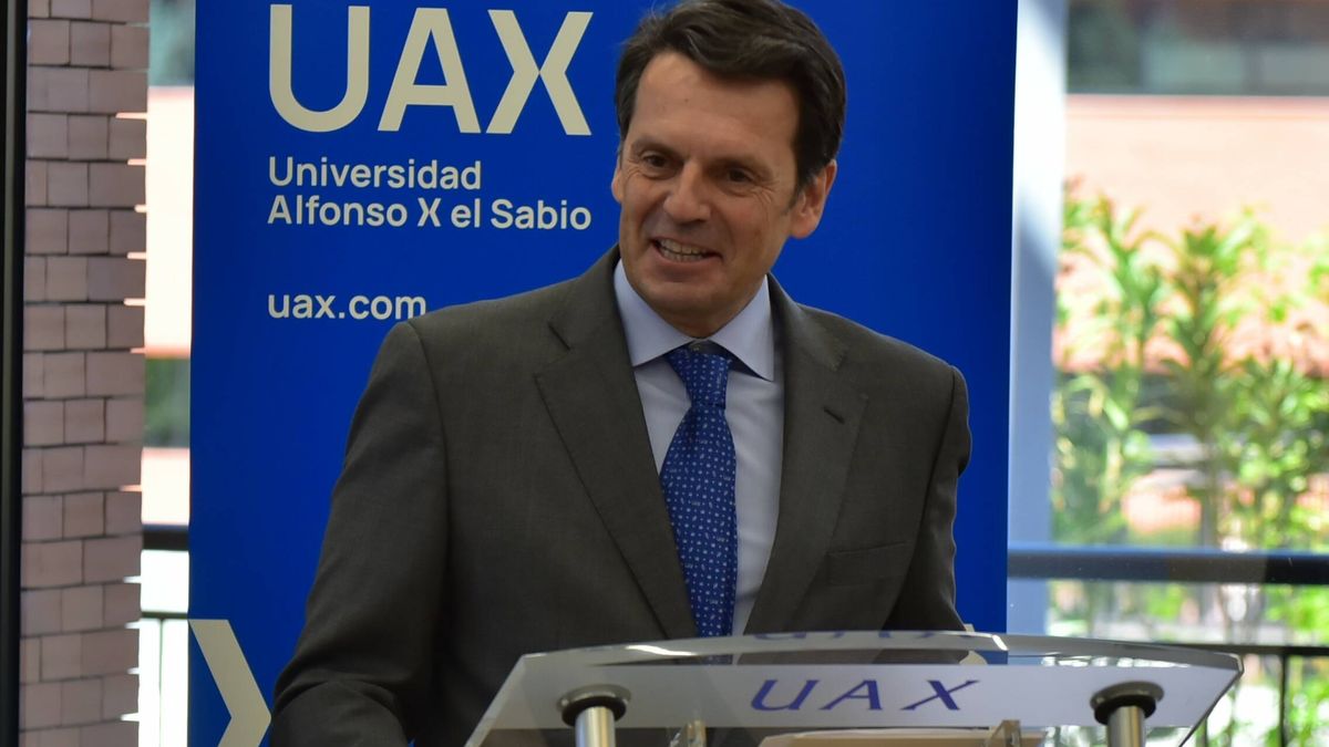 El Real Fórum de Alta Dirección distingue con el Máster de Oro al CEO de UAX, Javier Cano
