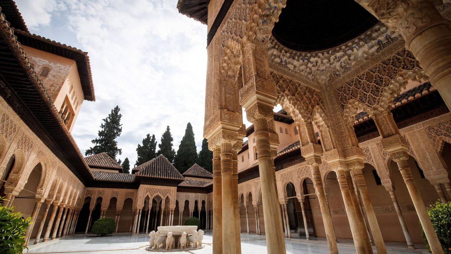 Patio de los Leones de la Alhambra. (EFE)