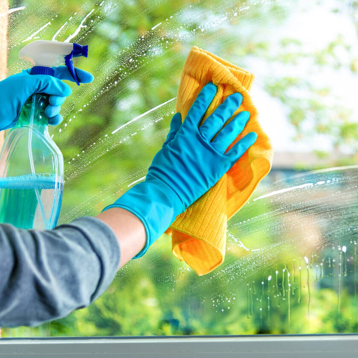 Consejos para limpiar los vidrios y cristales de tu hogar