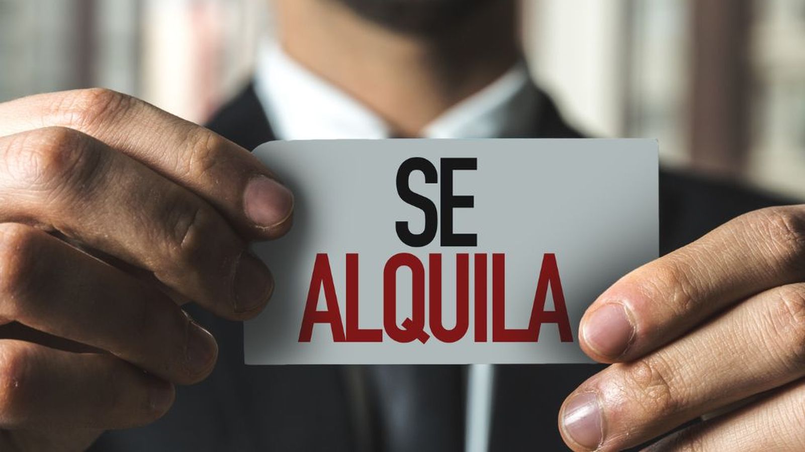 El timo de las cláusulas abusivas en contratos de alquiler de viviendas: las seis prácticas ilícitas que los caseros obligan a firmar a los inquilinos