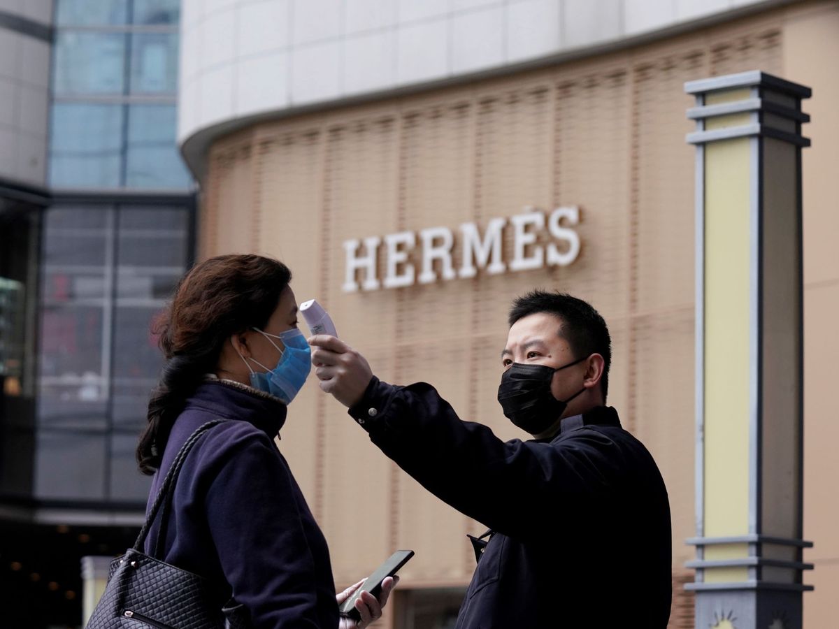 Foto: Tienda de Hermès en Wuhan. (Reuters)