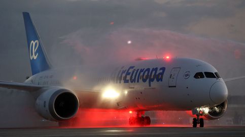 Los pilotos de Air Europa rechazan el recorte de los salarios en plena crisis