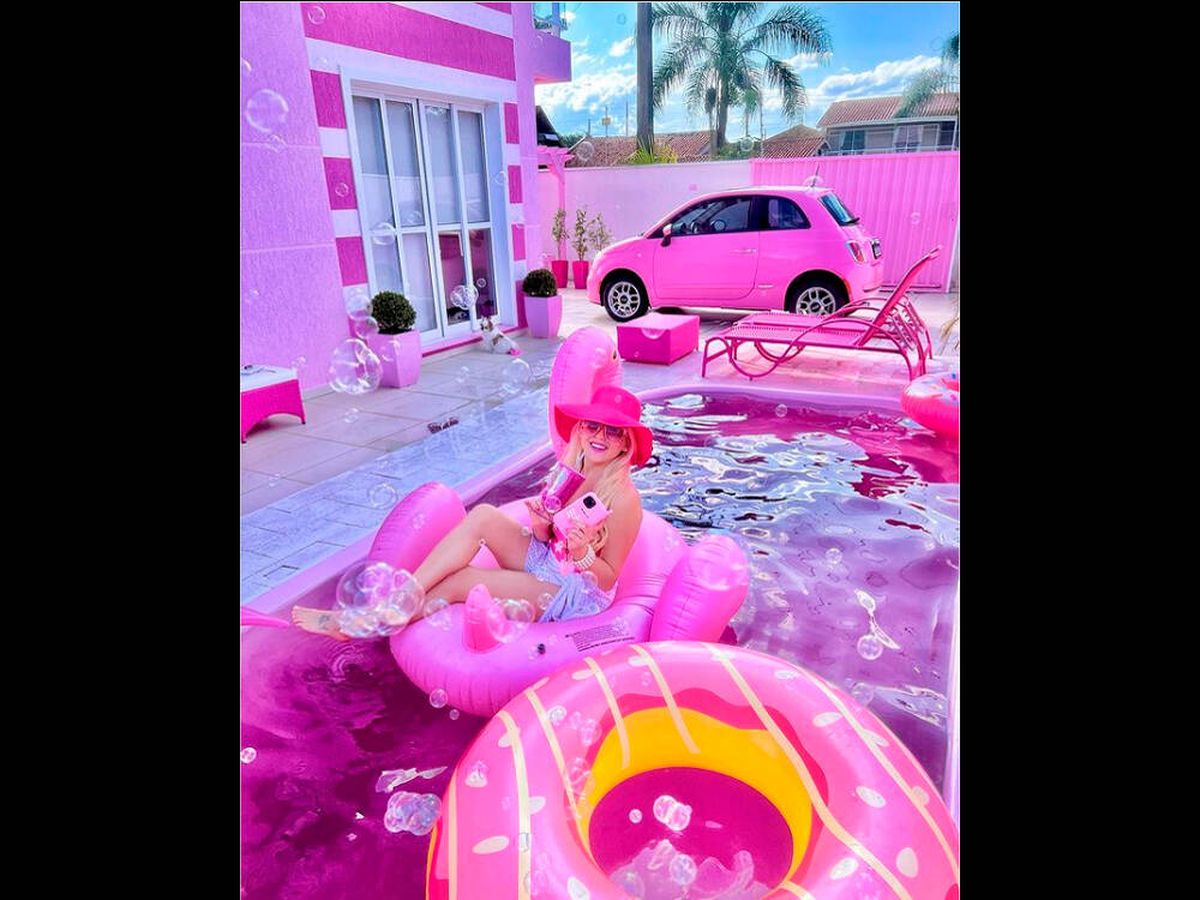 Foto: Bruna ha convertido su casa en la mansión Barbie (Instagram/brunabarbieoficial)
