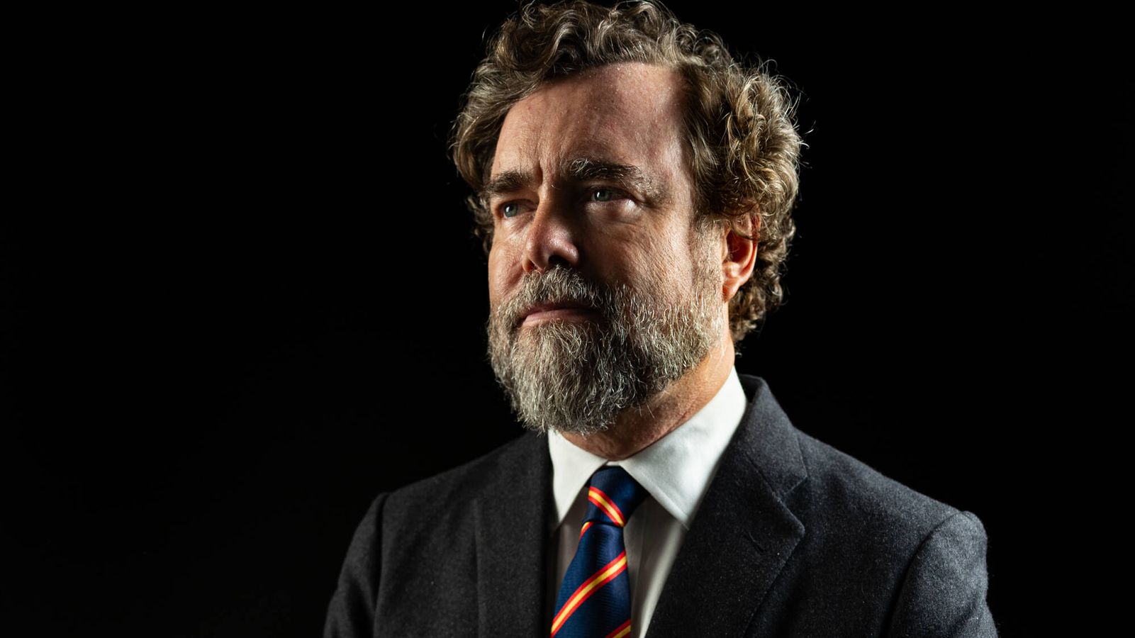 Iván Espinosa de los Monteros, exdiputado de Vox, sobre Ceuta: "El Gobierno parece estar más decidido a defender a Marruecos" El líder de Atenea valora el reciente desplazamiento de Felipe VI a la ciudad autónoma, califica las injerencias de Rabat como un asalto a la soberanía española y exige un despliegue de recursos fronterizos al próximo Ejecutivo