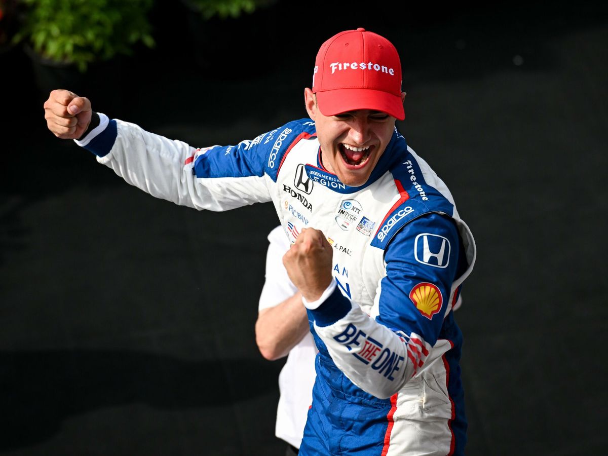 Foto: Alex Palou celebra su victoria en Indianápolis. (EFE/IndyCar)