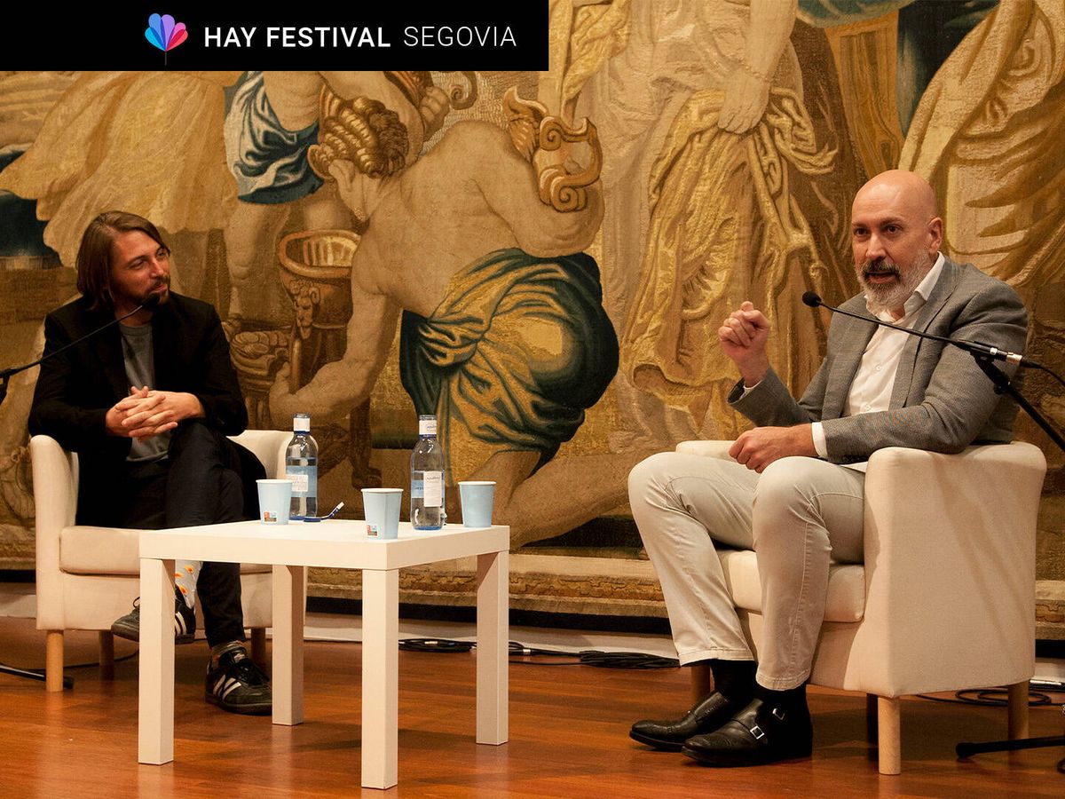 Foto: Nacho Cardero y Juan Soto Ivars conversan en el Hay Segovia. (Javier Segovia)