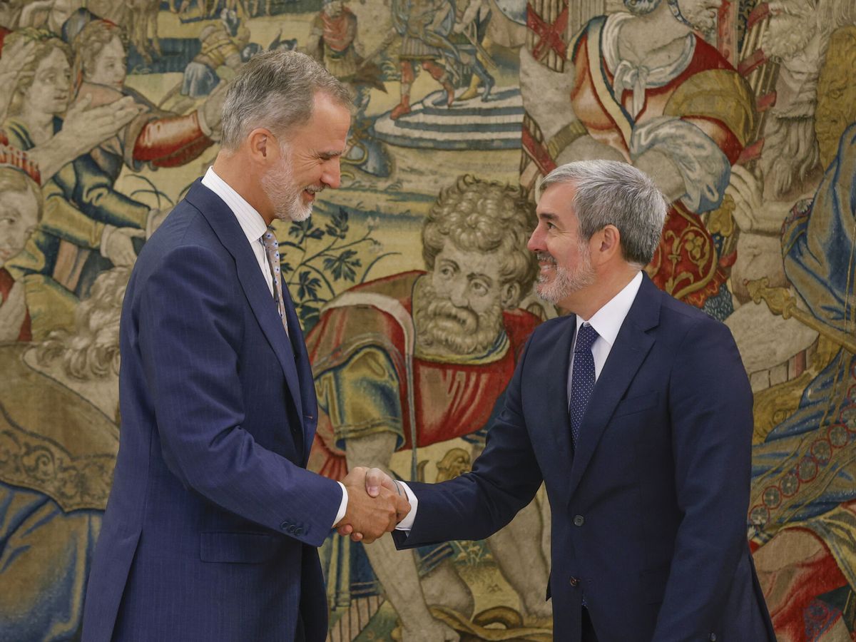 Foto: Felipe VI recibe a Fernando Clavijo en la Zarzuela. (EFE/Juan Carlos Hidalgo)