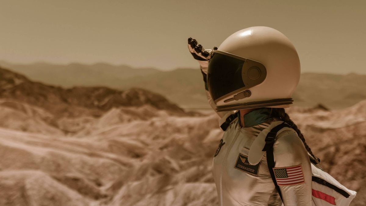 Casco impreso en 3D y cámara: los nuevos trajes de ciencia ficción de los astronautas de SpaceX