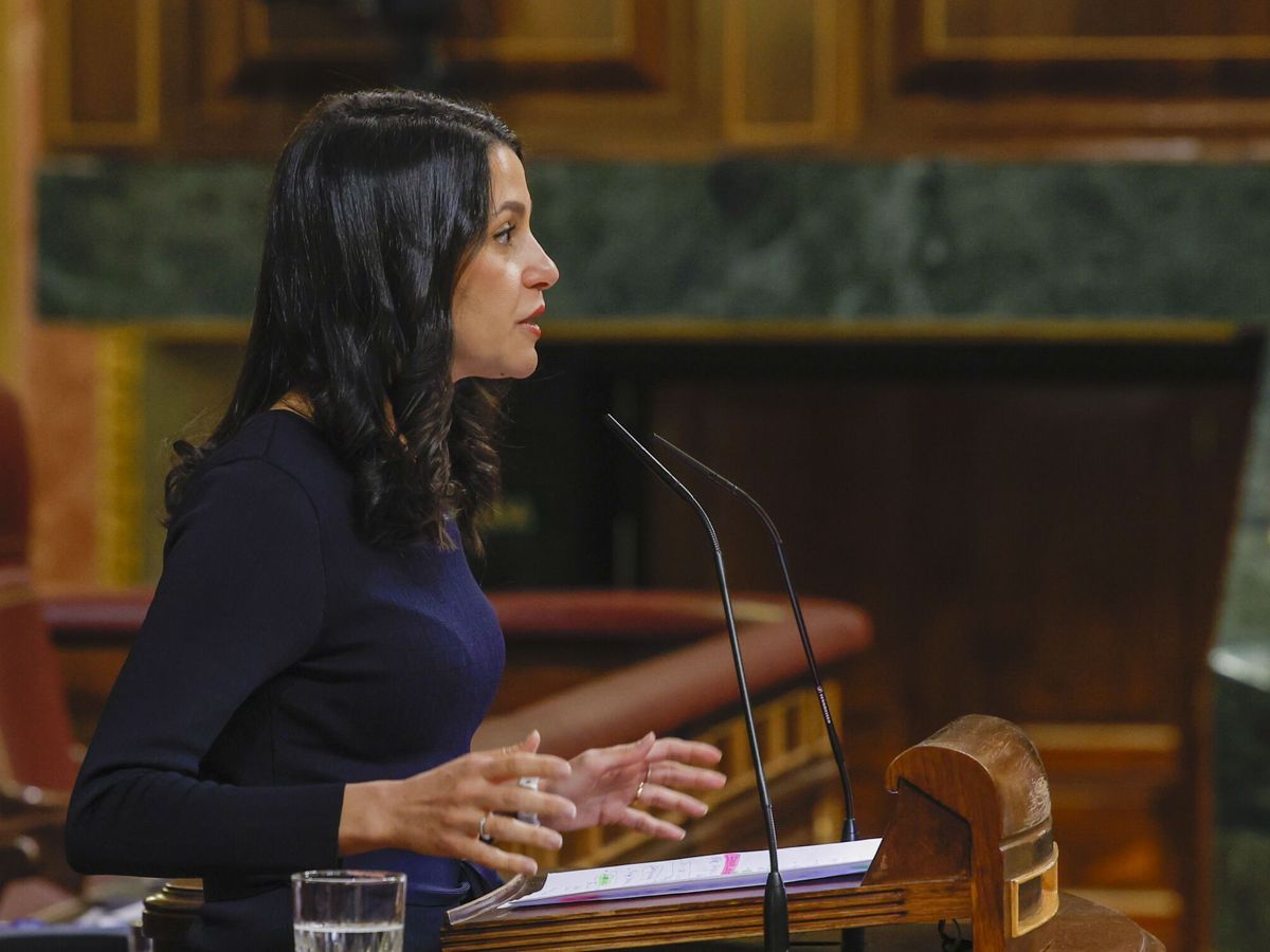 Foto: Inés Arrimadas, portavoz de Ciudadanos, en su intervención. (EFE/J.J. Guillén)