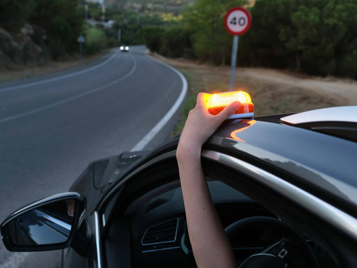 La luz de emergencia que sustituirá a los triángulos de los coches