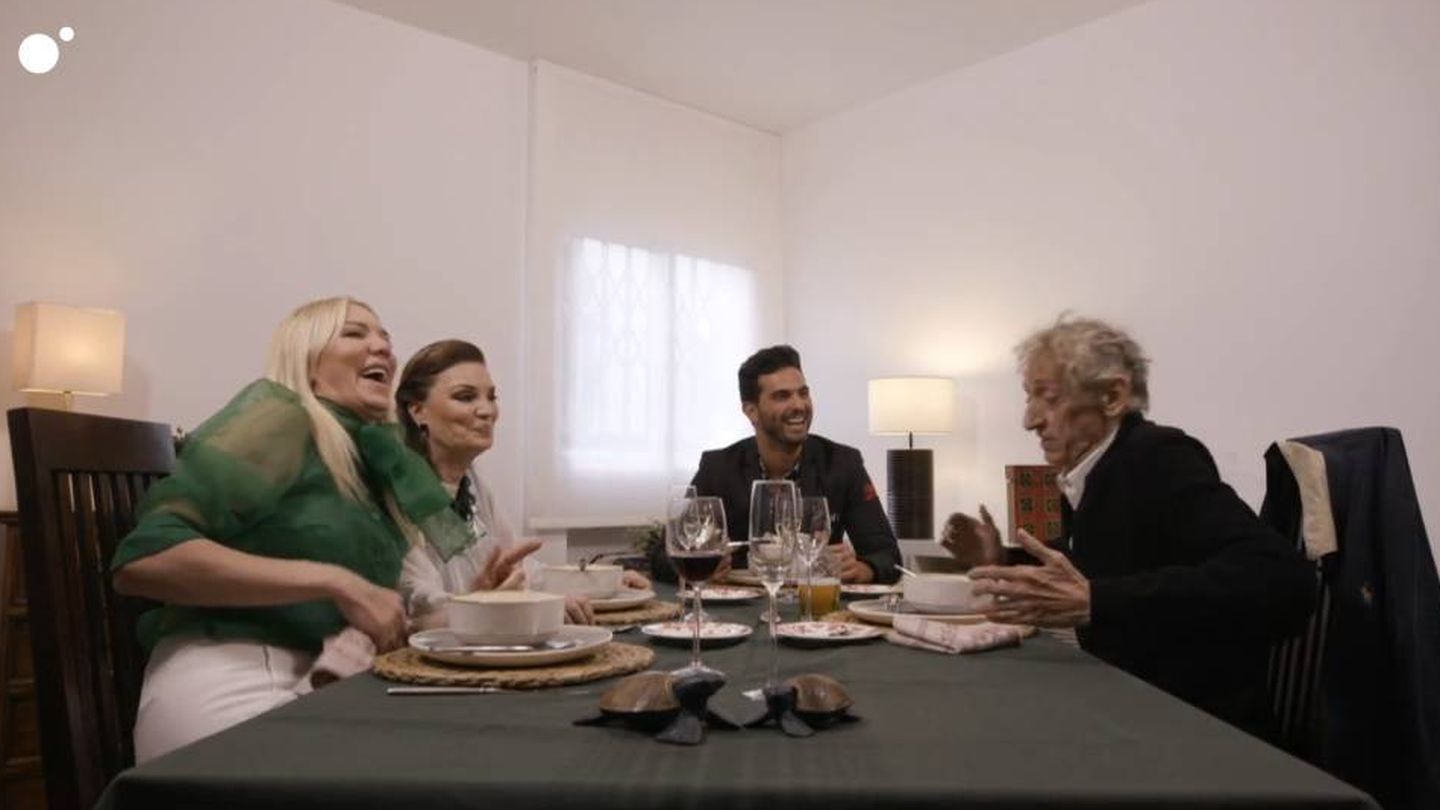 Topacio Fresh, María José Cantudo, Suso y Enrique San Francisco, en 'Ven a cenar conmigo'. (Cuatro).