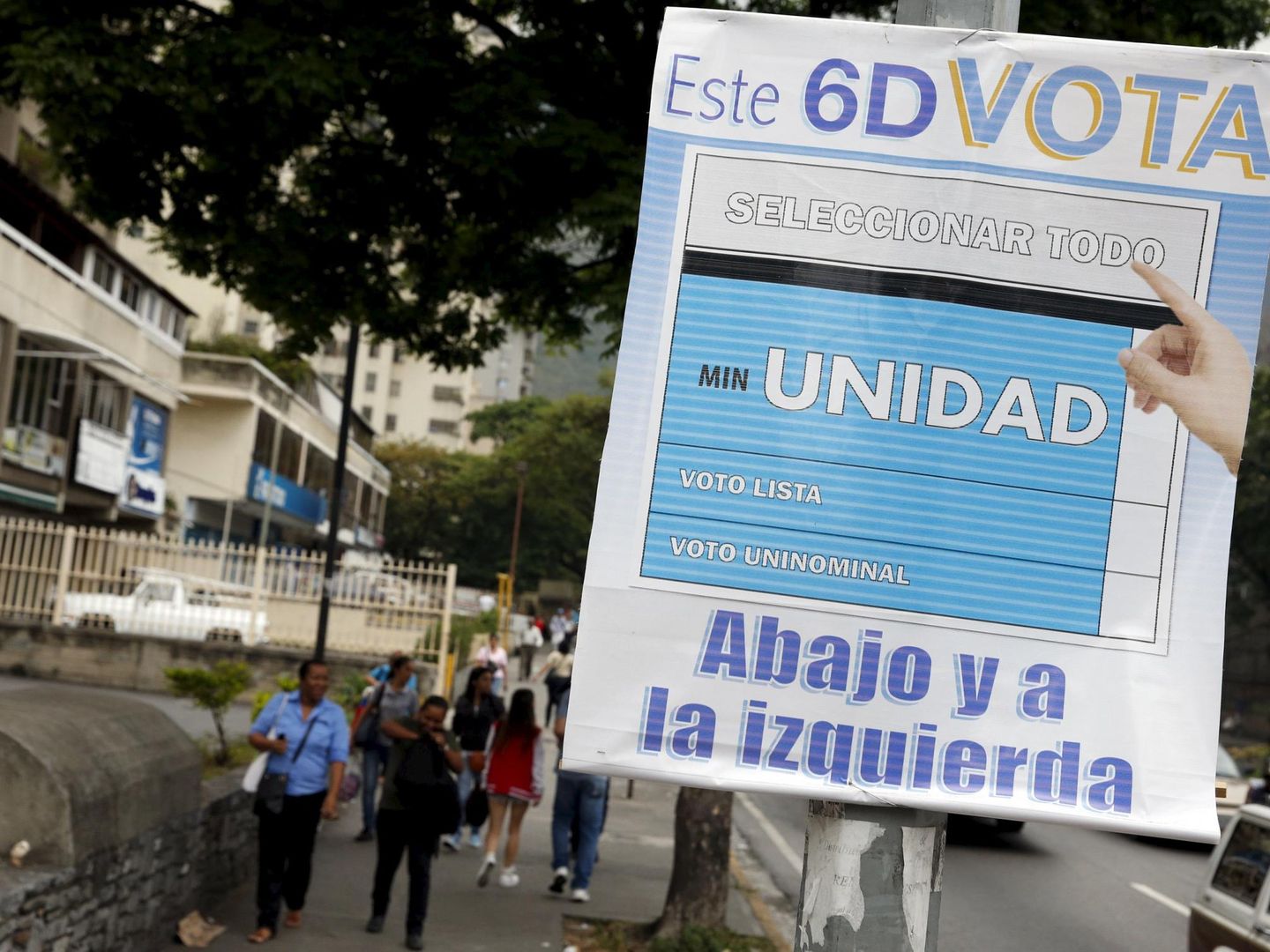 Cartel electoral del Partido Socialista Unido de Venezuela, en Caracas. (Reuters)