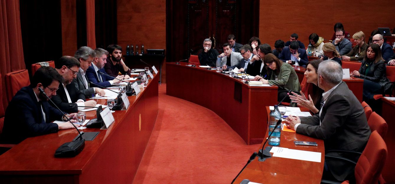 Lorena Roldan interviene durante la comisión del 155 en el Parlament. (Reuters)