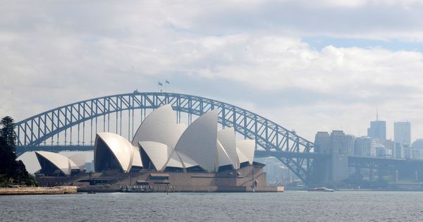 Foto: Puente del puerto y la Ópera de Sídney, en Australia. (EFE)