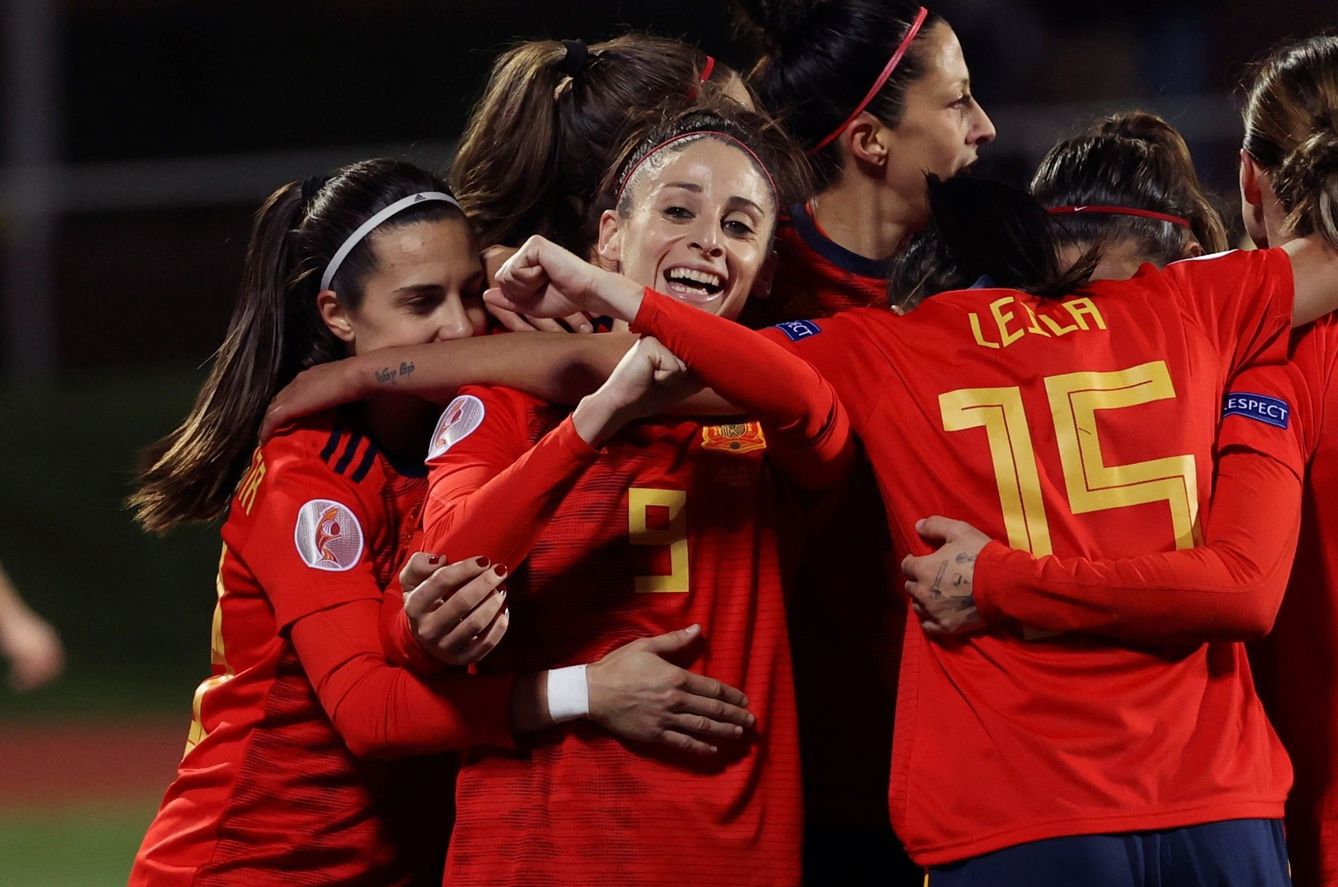 La delantera de la Selección española Esther González celebra un gol ante Polonia (EFE/Juanjo Martín)